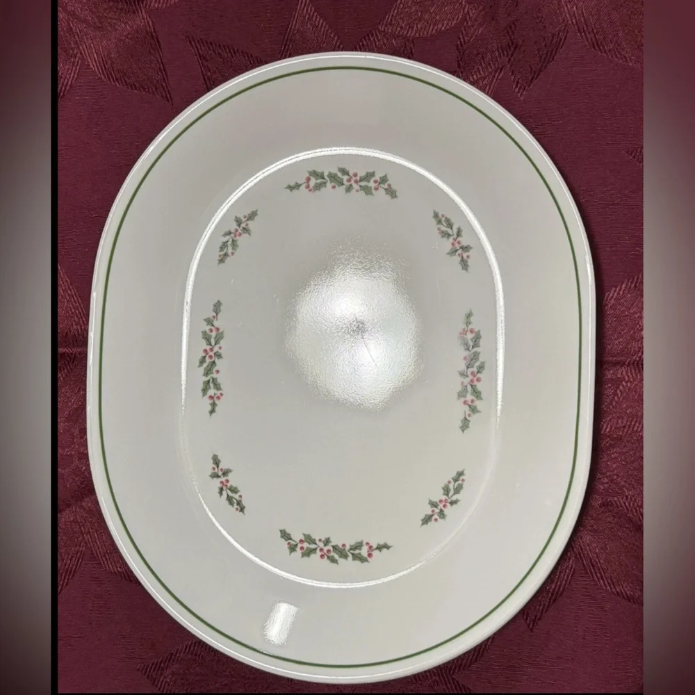 Corelle Vintage Holly Days 12” x  10” Oval Serving Platter Christmas